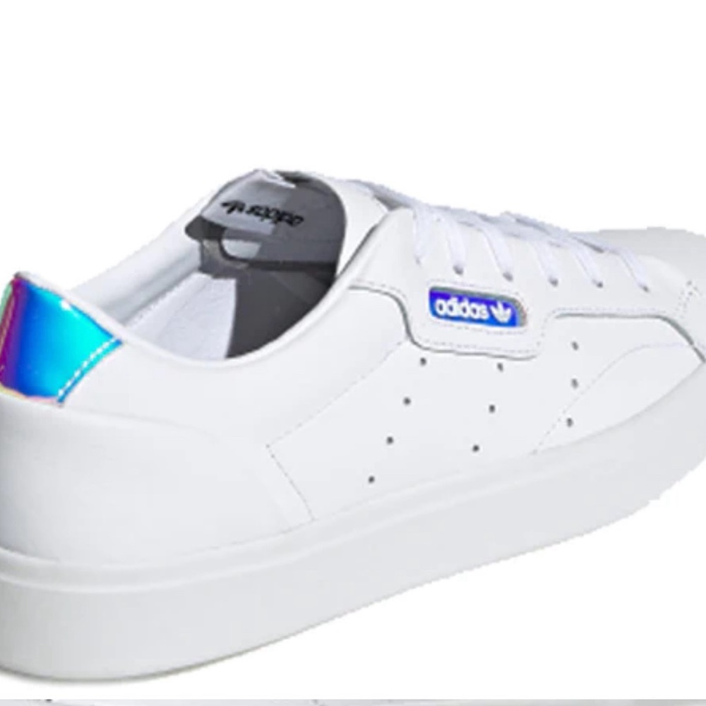 NWT ADIDAS Sleek w/hologram logo and back